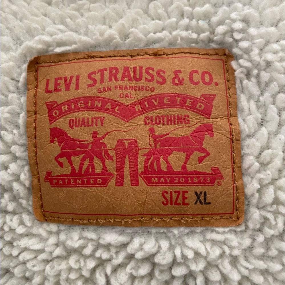 HP! Levi’s Sherpa Trucker denim XL jacket. - Picture 4 of 5
